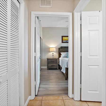 Oceanfront Luxury Condo! Mins To Beach! Rum Bar Next Door! São Petersburgo Exterior foto